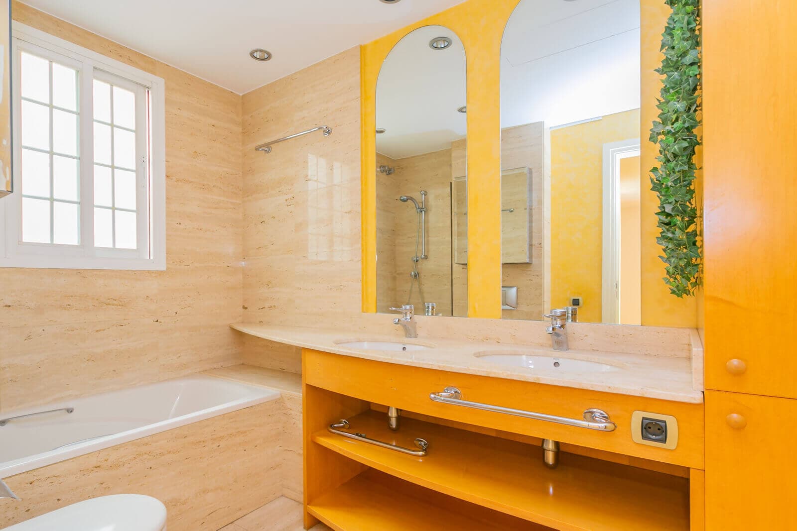 Piso en alquiler en Carrer de València