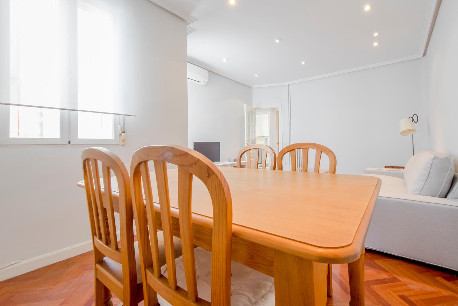 Piso en alquiler en Calle de Altamirano