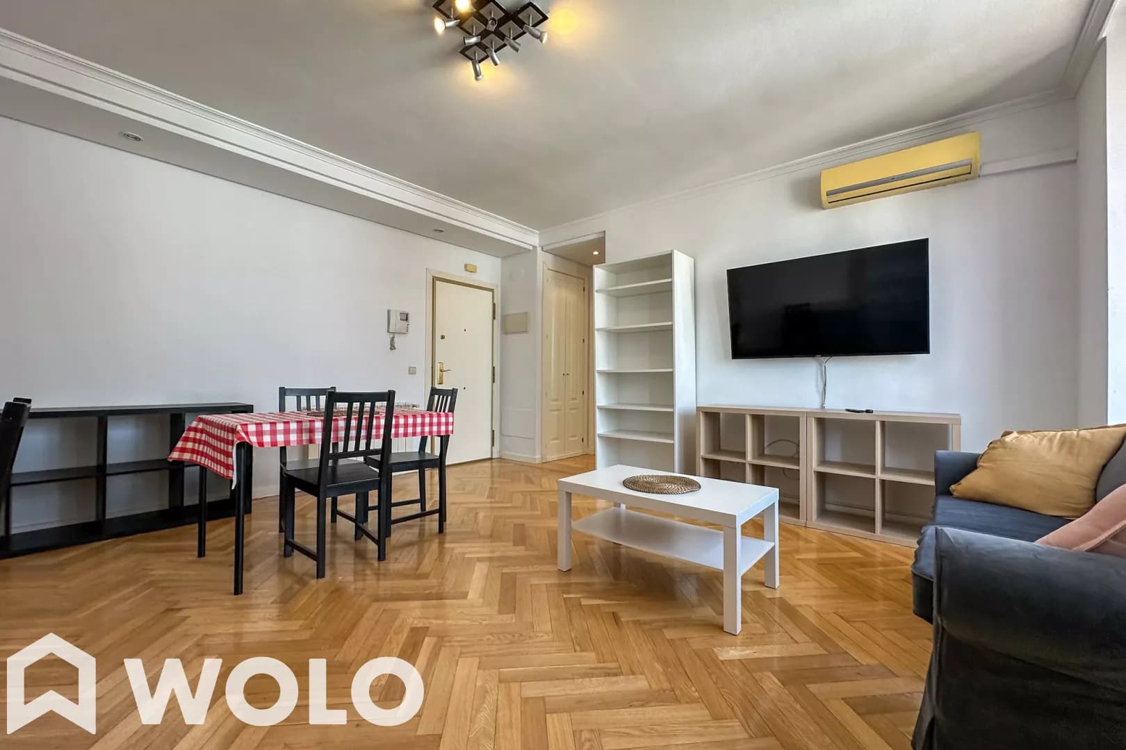 Piso en alquiler en Calle De Villarramiel