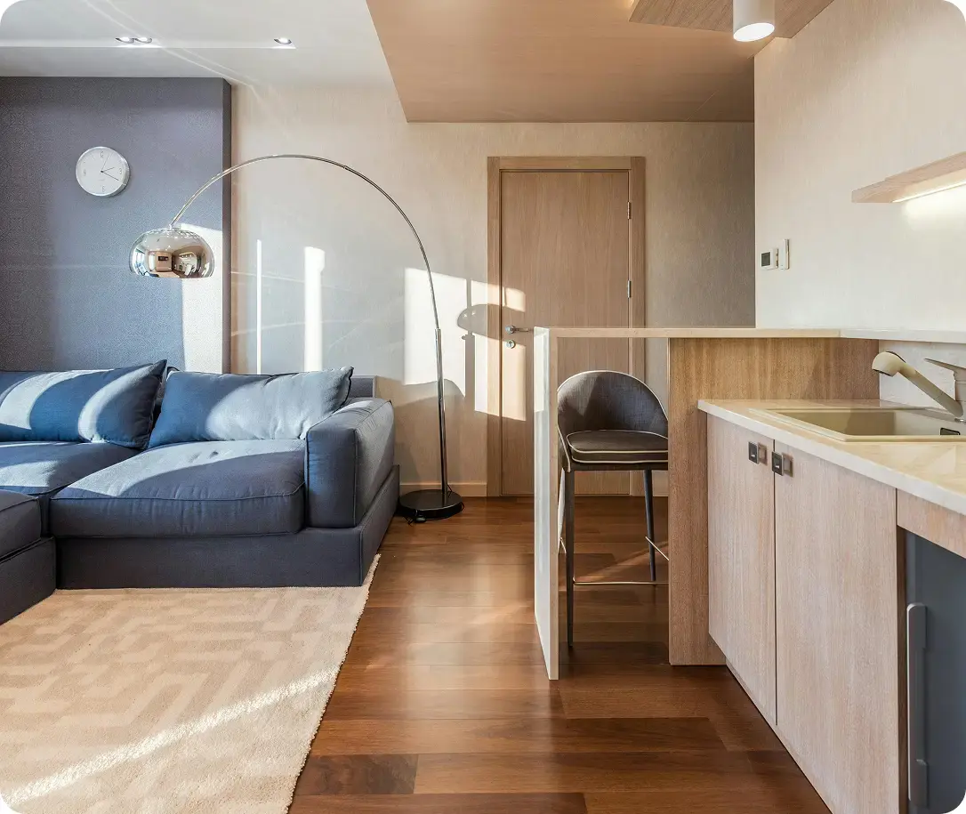 Vista de la parte de arriba de edificios desde la calle.