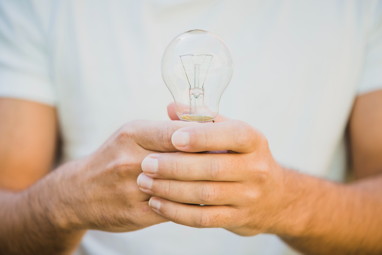 ¿Cómo cambiar la compañía de luz en un alquiler?